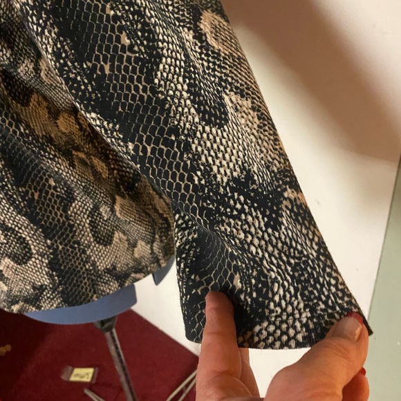Rafaella Snake print Top / Tunic / Jacket with suede trim and brass snaps. 1X - Picture 3 of 8